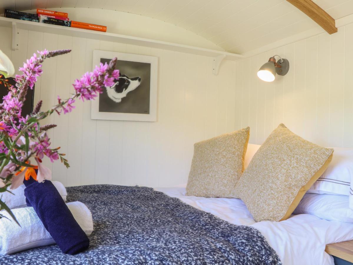 Bosulla Shepherds Hut Penzance Exterior photo