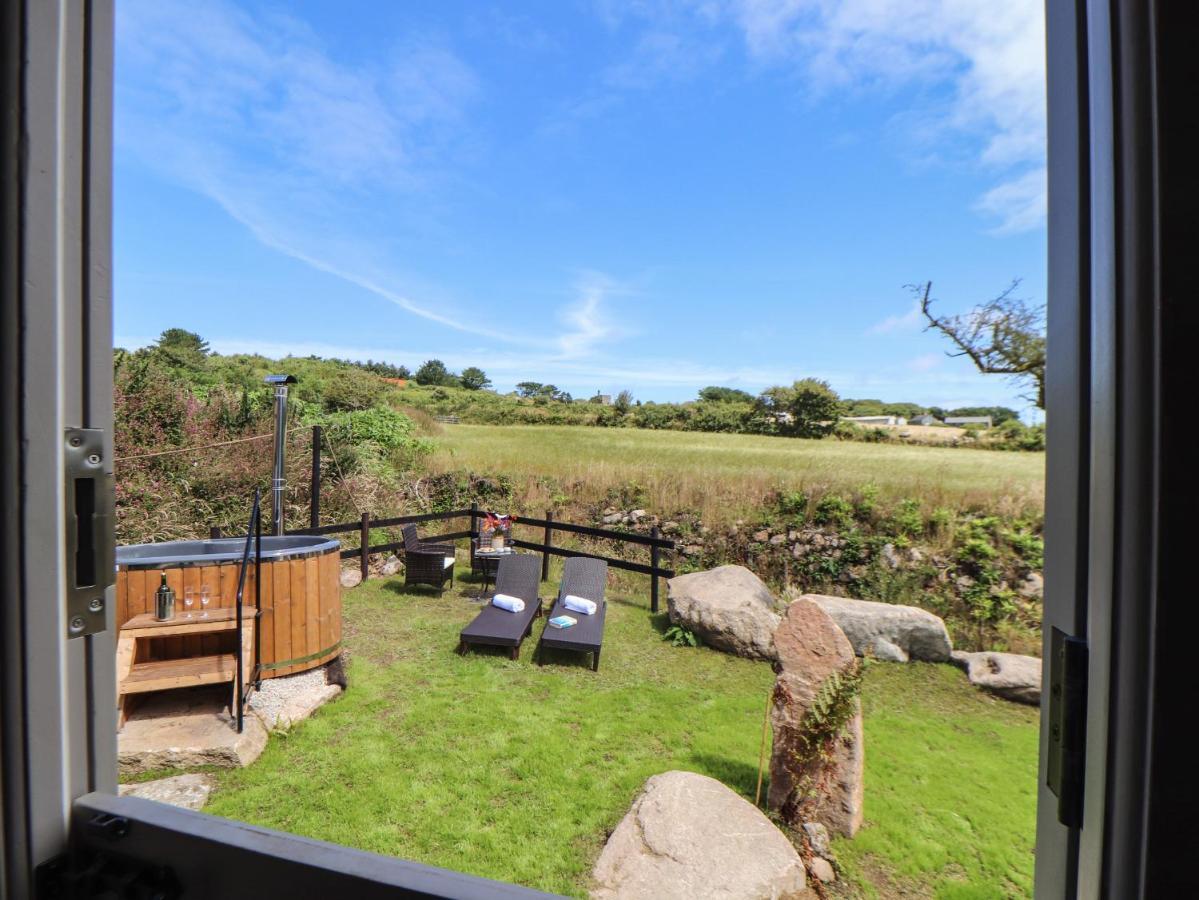Bosulla Shepherds Hut Penzance Exterior photo