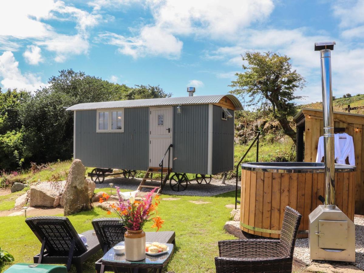 Bosulla Shepherds Hut Penzance Exterior photo